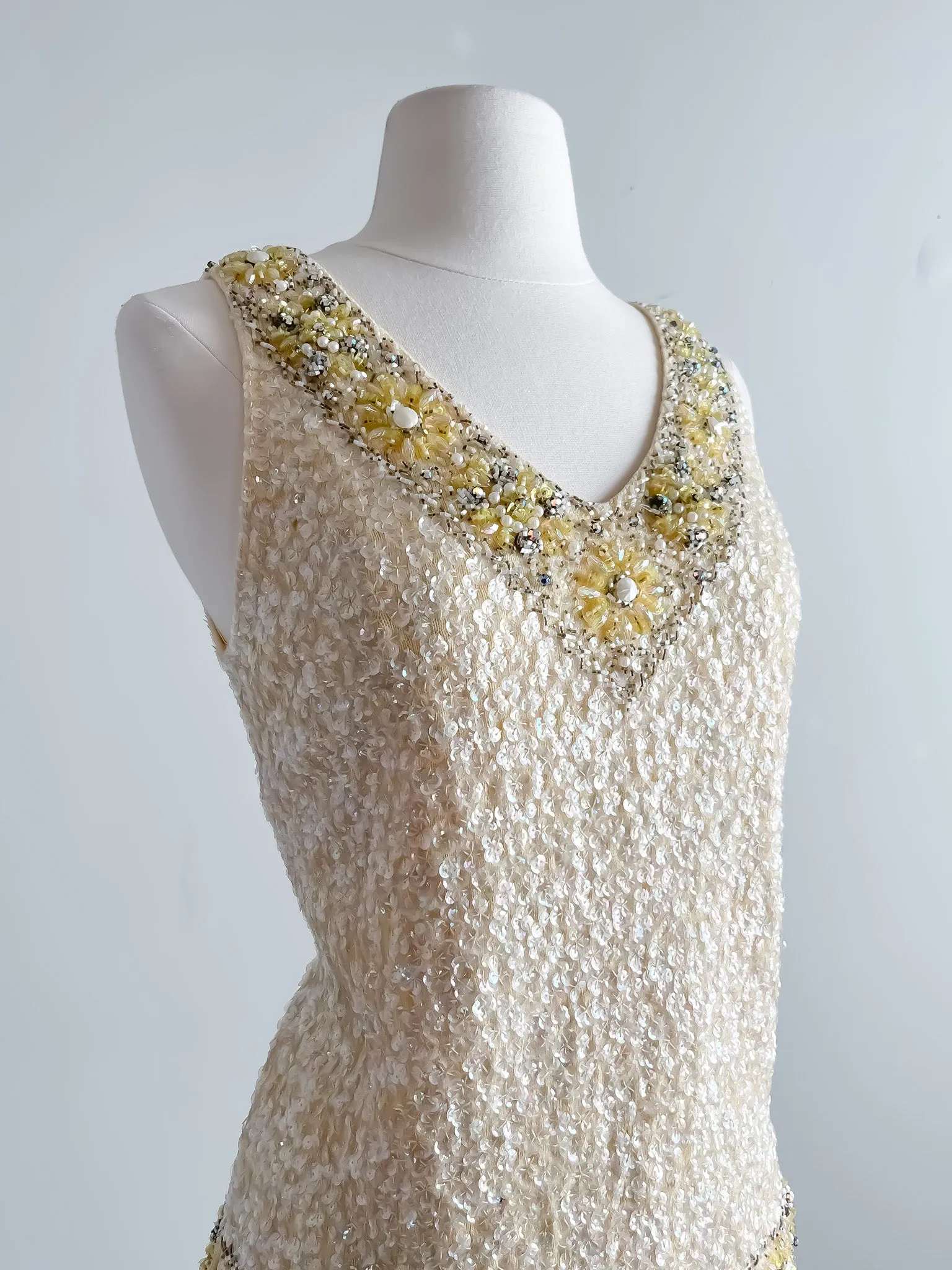 1960's Lemon & Pearl Beaded Knit Daisy Top / Medium