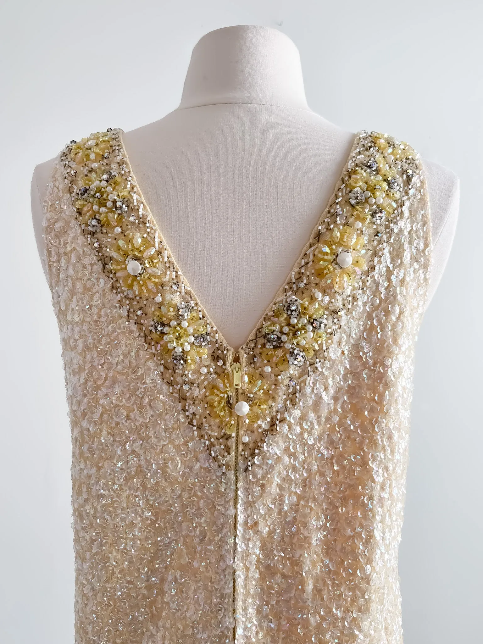 1960's Lemon & Pearl Beaded Knit Daisy Top / Medium