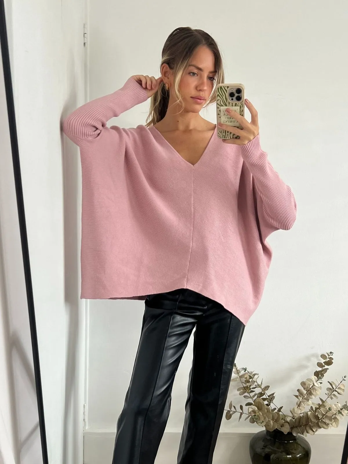 Ella Oversized knitted V Neck Jumper / Blush