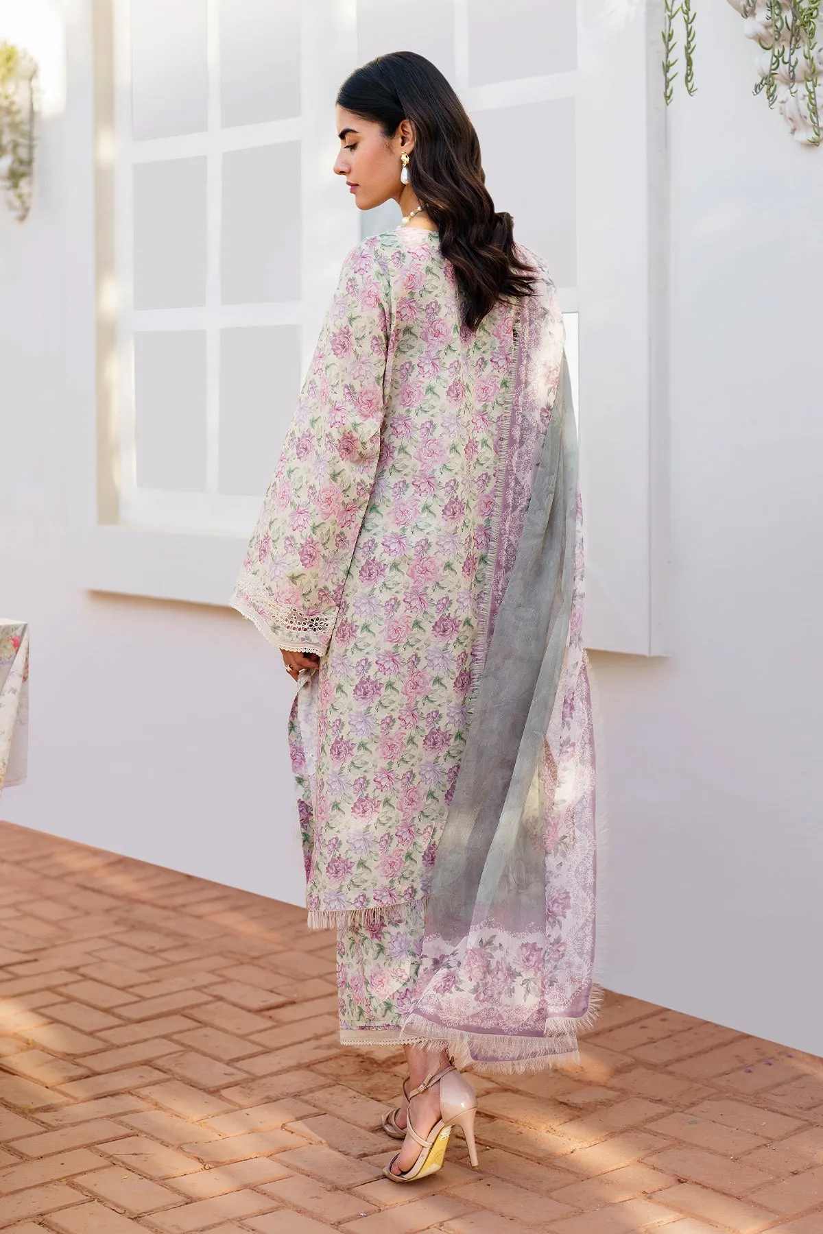 EMBROIDERED PRINTED LAWN UF-638